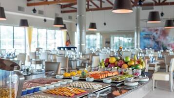 Petit déjeuner buffet compris tous les jours