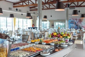 Desayuno bufé gratuito y diario