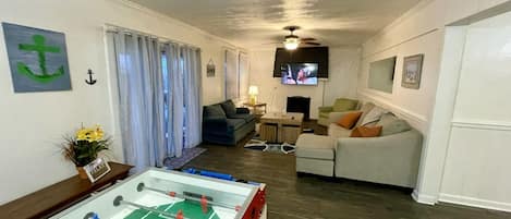 Apartment, 2 Bedrooms | Games room