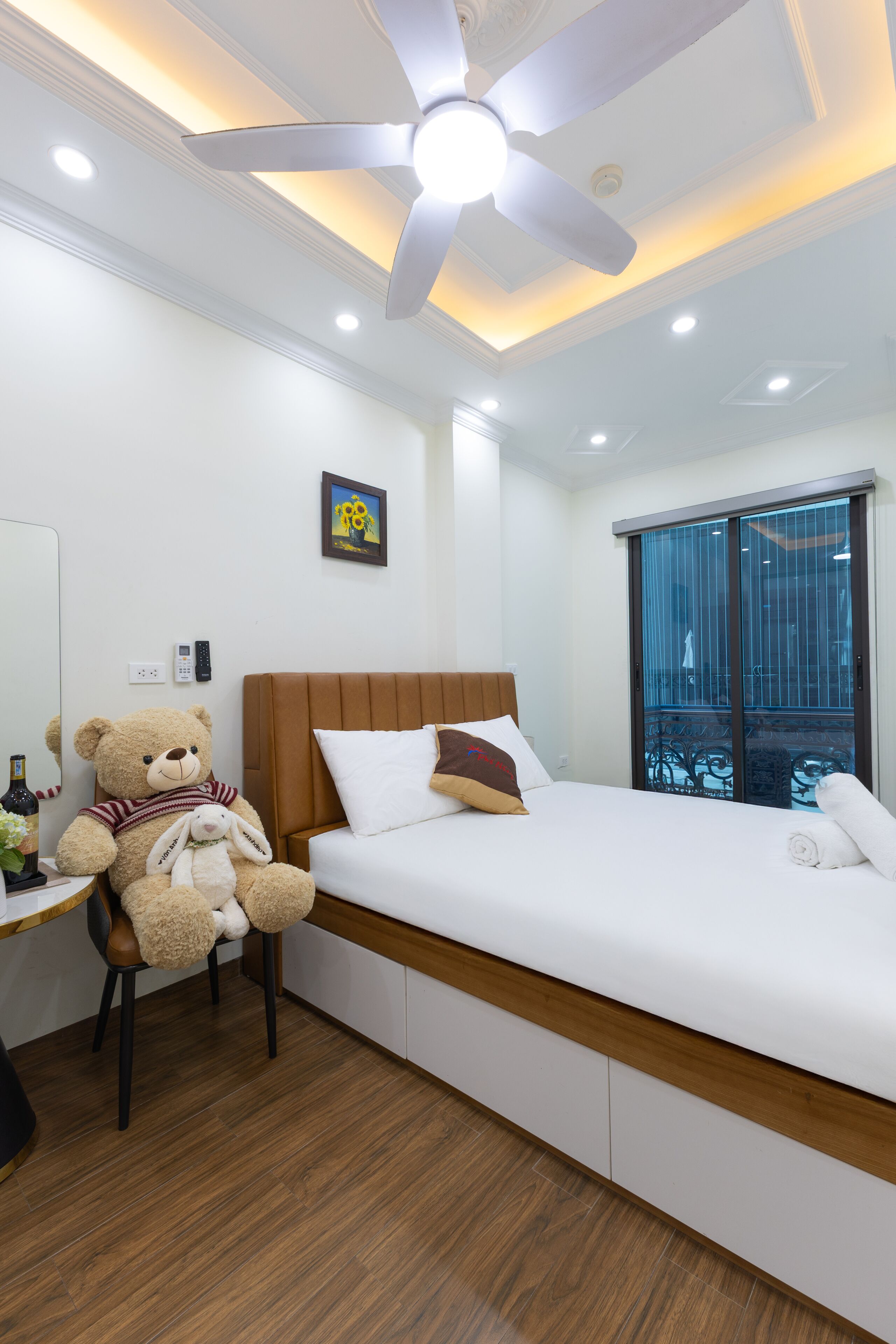 Habitación Deluxe doble, vistas a la ciudad | Ropa de cama de alta calidad, edredones de plumas, escritorio