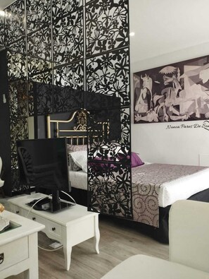 1 camera, ferro/asse da stiro