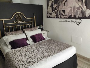 1 camera, ferro/asse da stiro