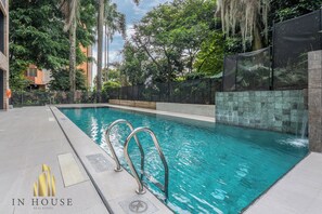 Pool - Modern apt high ceilings, BBQ - Morph 302 (Medellín)