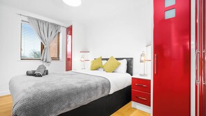 Apartment | 2 bilik tidur, seterika/papan seterika, Wi-fi percuma, cadar katil 