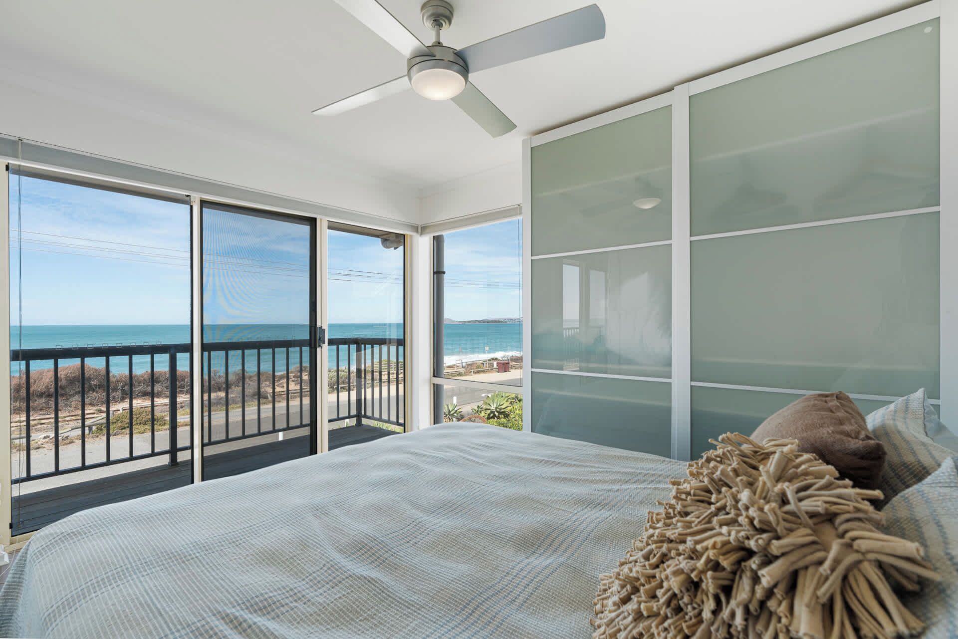 6 bedrooms, iron/ironing board, WiFi