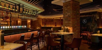 Serves breakfast, lunch and brunch