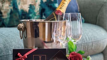 Superior Double Room | Champagne service