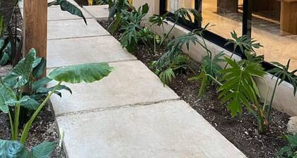 Casa Malaga, BBQ, Private Pool & Tub!