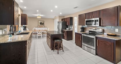 Surfside Beach House | Pvt Pool, Grill, Office