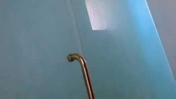 Habitación ejecutiva doble, 1 habitación | Baño | Bañera y ducha independientes y artículos de higiene personal gratuitos