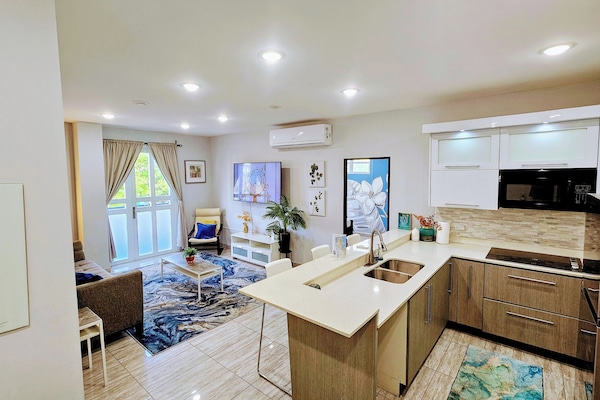 Luxury Apartment | Hypo-allergenic bedding, individually decorated, individually furnished