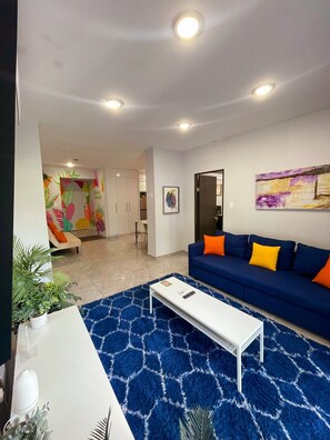 Hypo-allergenic bedding, individually decorated, individually furnished - Somos Hotel - San Juan (San Juan)