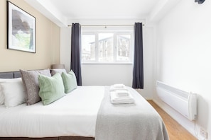 Deluxe Apartment, 1 Bedroom, Private Bathroom | 1 bedroom, iron/ironing board, free WiFi - The Bridge Flats (London)