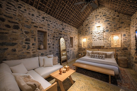 Kareen Double Room | 1 bedroom, hypo-allergenic bedding, free minibar, free WiFi. Najd Al Meqsar By Sharjah Collection