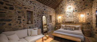 นัจด์ อัล เมคซาร์ บาย ชาร์จาห์ คอลเลคชัน