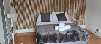 Stylish 2 Bed Flat-Harry Potter/Leavesden Studios/ Watford Junction