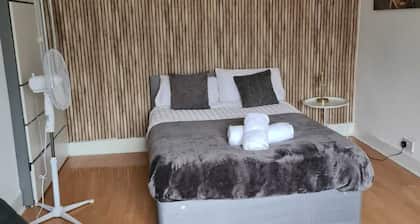 Stylish 2 Bed Flat-Harry Potter/Leavesden Studios/ Watford Junction