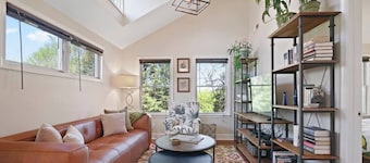 Locust Garden, A North Downtown C'ville Guesthouse