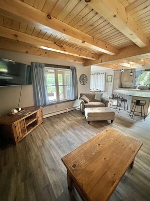 TV - WATERFRONT NEWER HOME WITH A DOCK.  4 BEDROOM 2 BATH.   (Sebago)