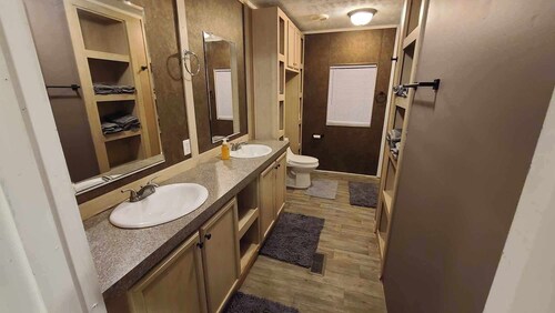 Cozy 4-bedroom Hobet House less than 1 mile to Ivy Branch Trailhead. 