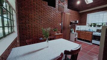 Comfort-talo, parveke | 1 makuuhuone, ilmainen Wi-Fi