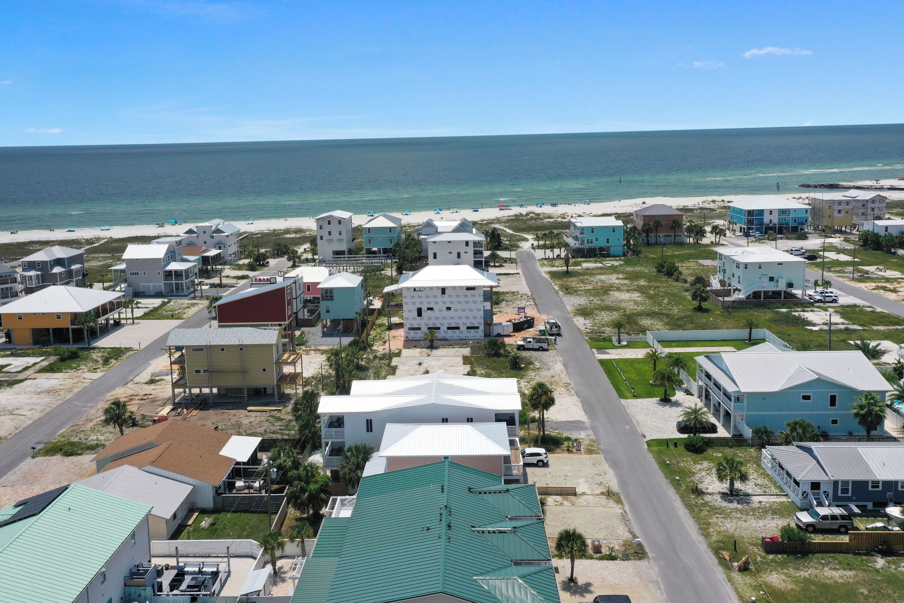 Biggie’s Beach House: Coastal Luxury in MXB