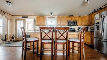 Fridge, microwave, coffee/tea maker, toaster