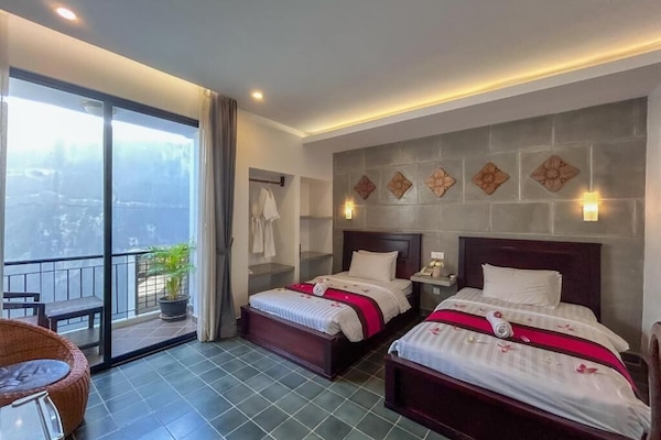 Cofres nos quartos, quartos à prova de som, Wi-Fi de cortesia