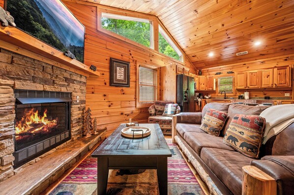 TV, fireplace, foosball - Peaceful 2BD Cabin w/ FirePit! Game Room + HOT TUB (Sevierville)