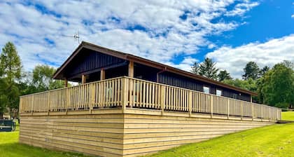 11 Gorsecroft - a lodge that sleeps 6 guests in 3 bedrooms
