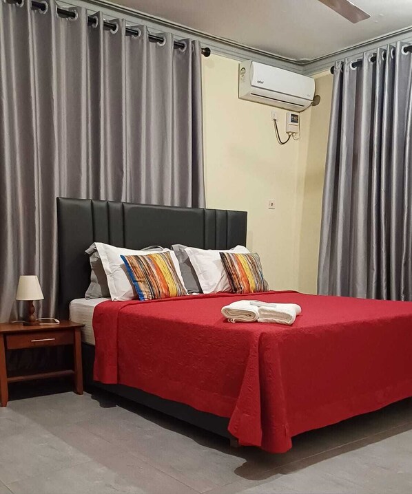 3 soverom, safe på rommet, strykejern/-brett og wi-fi (inkludert)