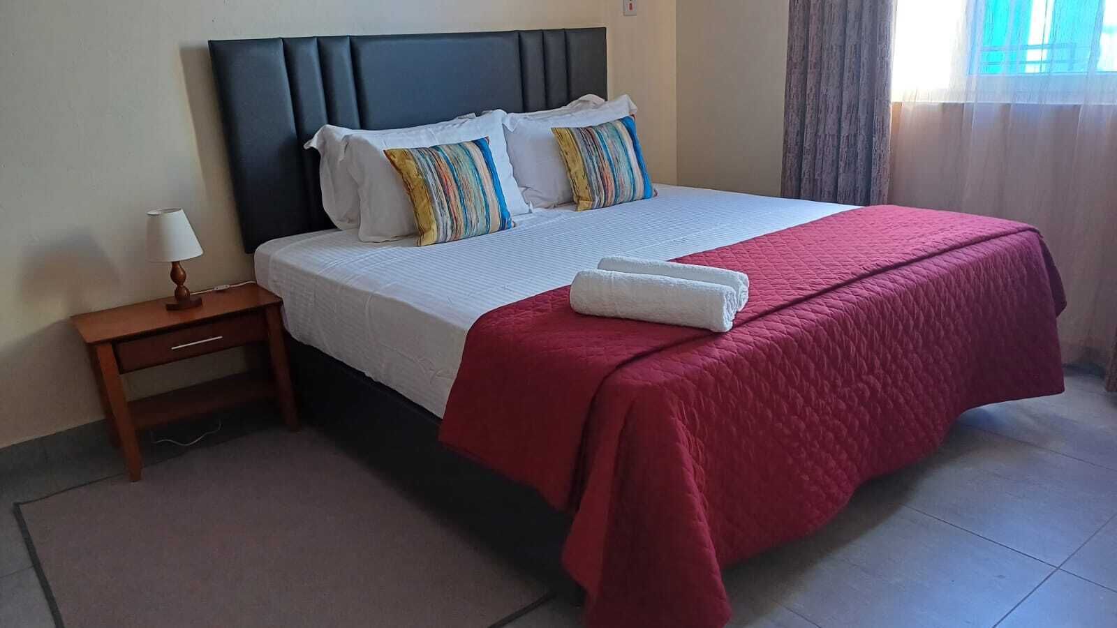 3 quartos, cofres nos quartos, ferros/tábuas de passar roupa