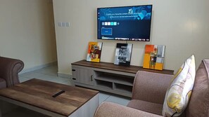 Smart TV - Modern 3-Bedroom Apartment with Pool & Basket Ball Court at Buxton Point Mombasa (Mombasa)