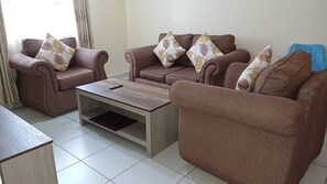 Smart TV - Modern 3-Bedroom Apartment with Pool & Basket Ball Court at Buxton Point Mombasa (Mombasa)
