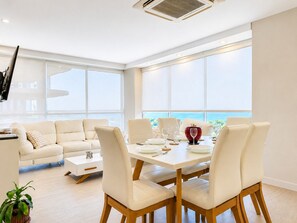 Apartemen, 2 kamar tidur, hot tub | Ruang makan