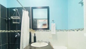 Dusche, Handtücher, Seife, Shampoo