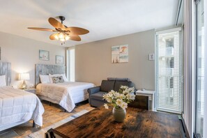1 chambre, bureau, fer et planche à repasser, accès au Wi-Fi (inclus)