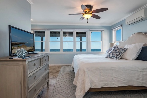 4 bedrooms, desk, iron/ironing board, free WiFi