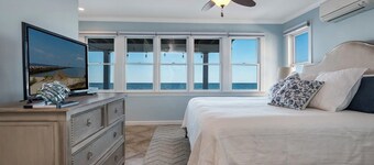 Waterfront oasis 4 bdr house in Old Saybrook direct waterfront amazing sunsets