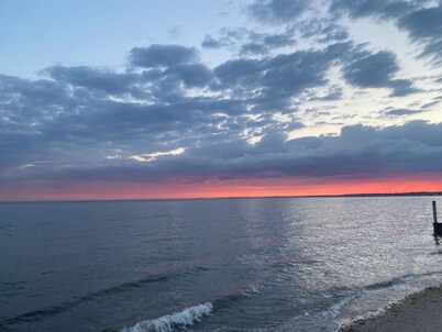 Waterfront oasis 4 bdr house in Old Saybrook direct waterfront amazing sunsets