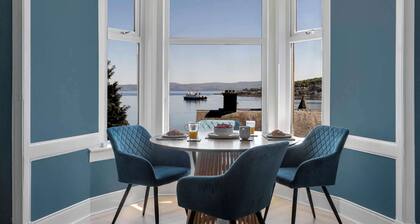 Elegant Apartment with Breathtaking Bay & Sea Views