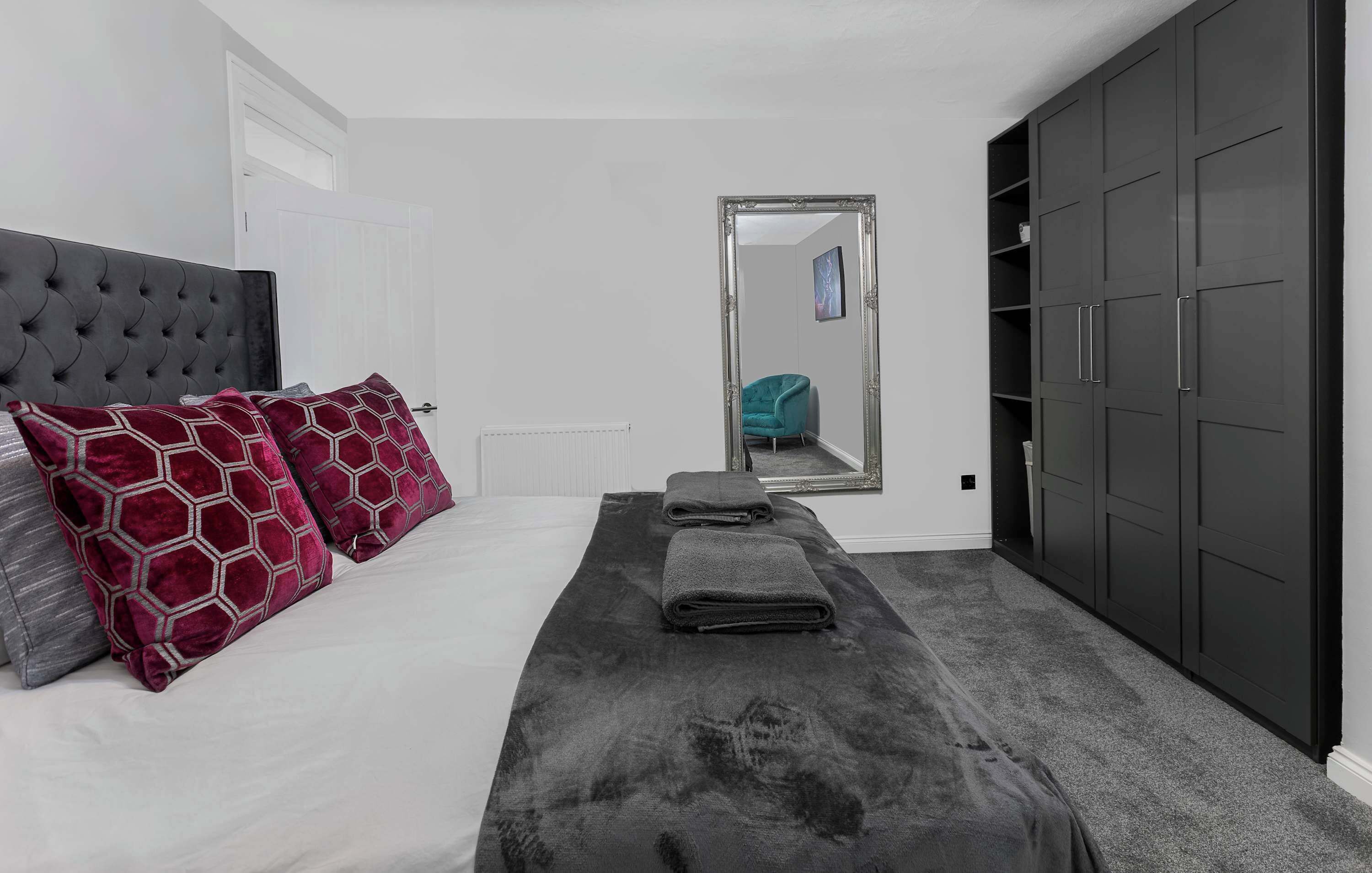 2 soverom, strykejern/-brett, reiseseng for barn og wi-fi