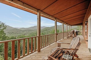 Terrace/patio - 270° Mountain Views at EverLight Mountain Escape - Couples Retreat (Murphy)