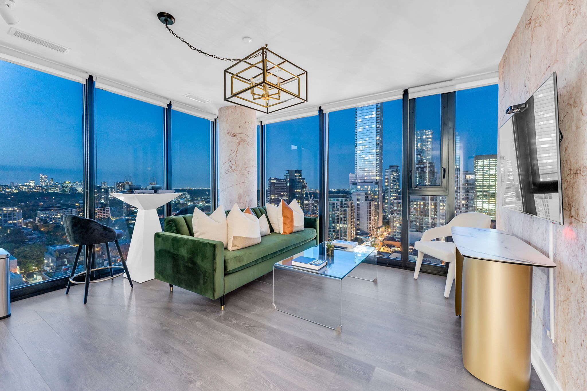 Executive Suite, City View | Living area | 55-inch flat-screen TV with cable channels