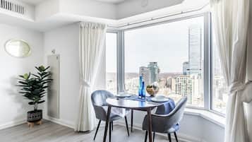 Economy, City View | In-room dining