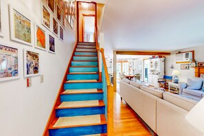 Interior - Charming retreat near the ocean with W/D, games, & trails (Eastham)