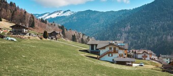 Incantevole Casa di Montagna Accogliente Dimora tra le Dolomiti Sempre al Sole!