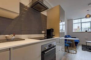 Frigorifero, microonde, forno, lavastoviglie