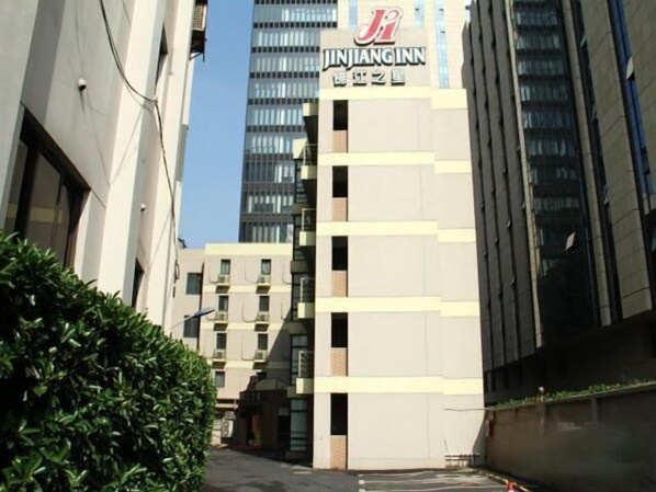 Exterior - Jinjiang Inn (Shanghai Wujiaochang Tongji University Subway Station Hotel) (Shanghai)