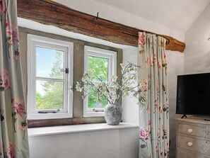 Interior - 3 bedroom accommodation in Hassop (Hassop)